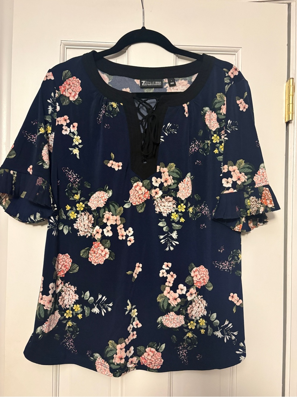 NY&C 7th Avenue Design Studio Blouse L Navy Floral Lace Up Bell Sleeve Top